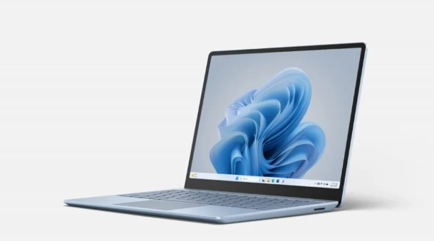 مايكروسوفت-تكشف-عن-surface-laptop-go-3-بسعر-يبدأ-من-799-دولار