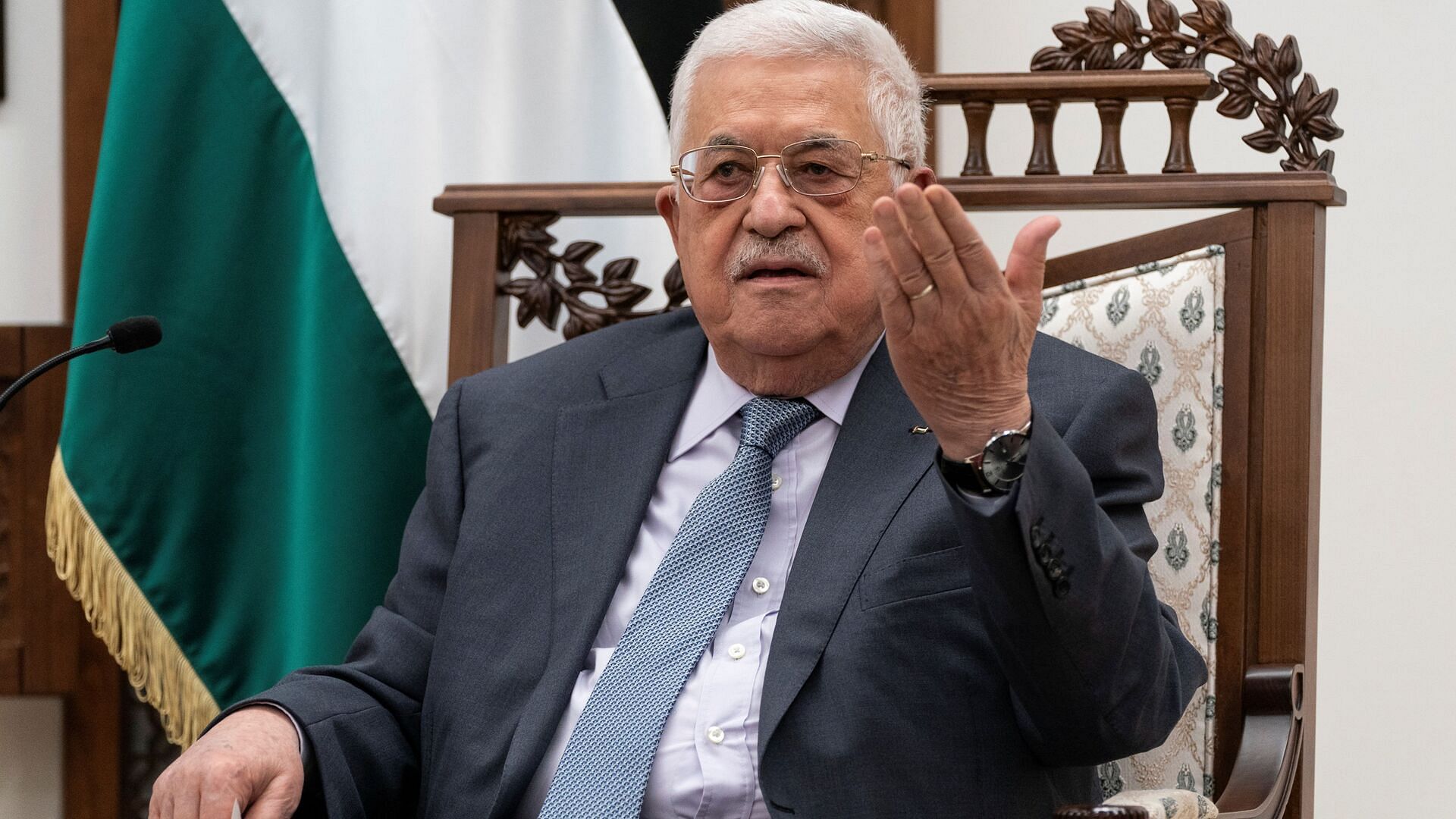 الرئيس-الفلسطيني:-زيارة-السفير-السعودي-لـ”رام-الله”-ستسهم-في-تعزيز-العلاقات-بين-البلدين